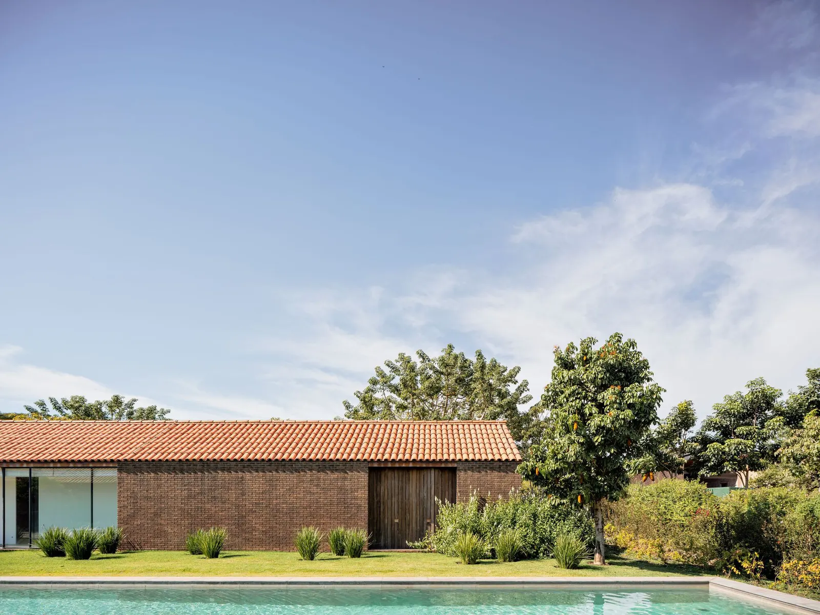 Haras House / Felipe Hess Arquitetos
