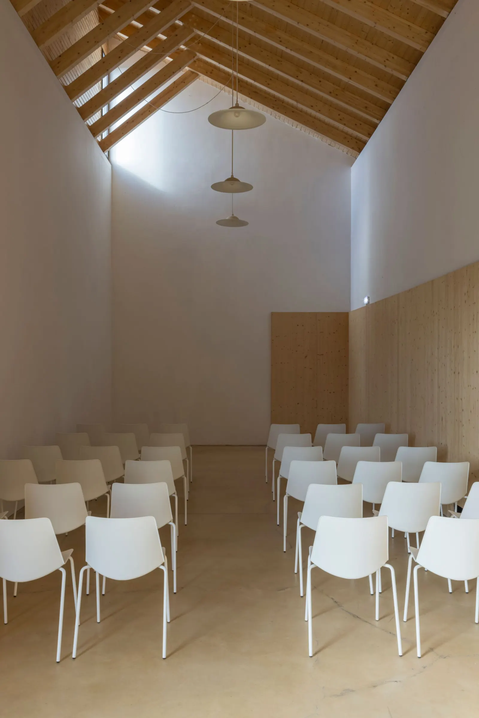 Barrancos Mortuary / Mesa Atelier