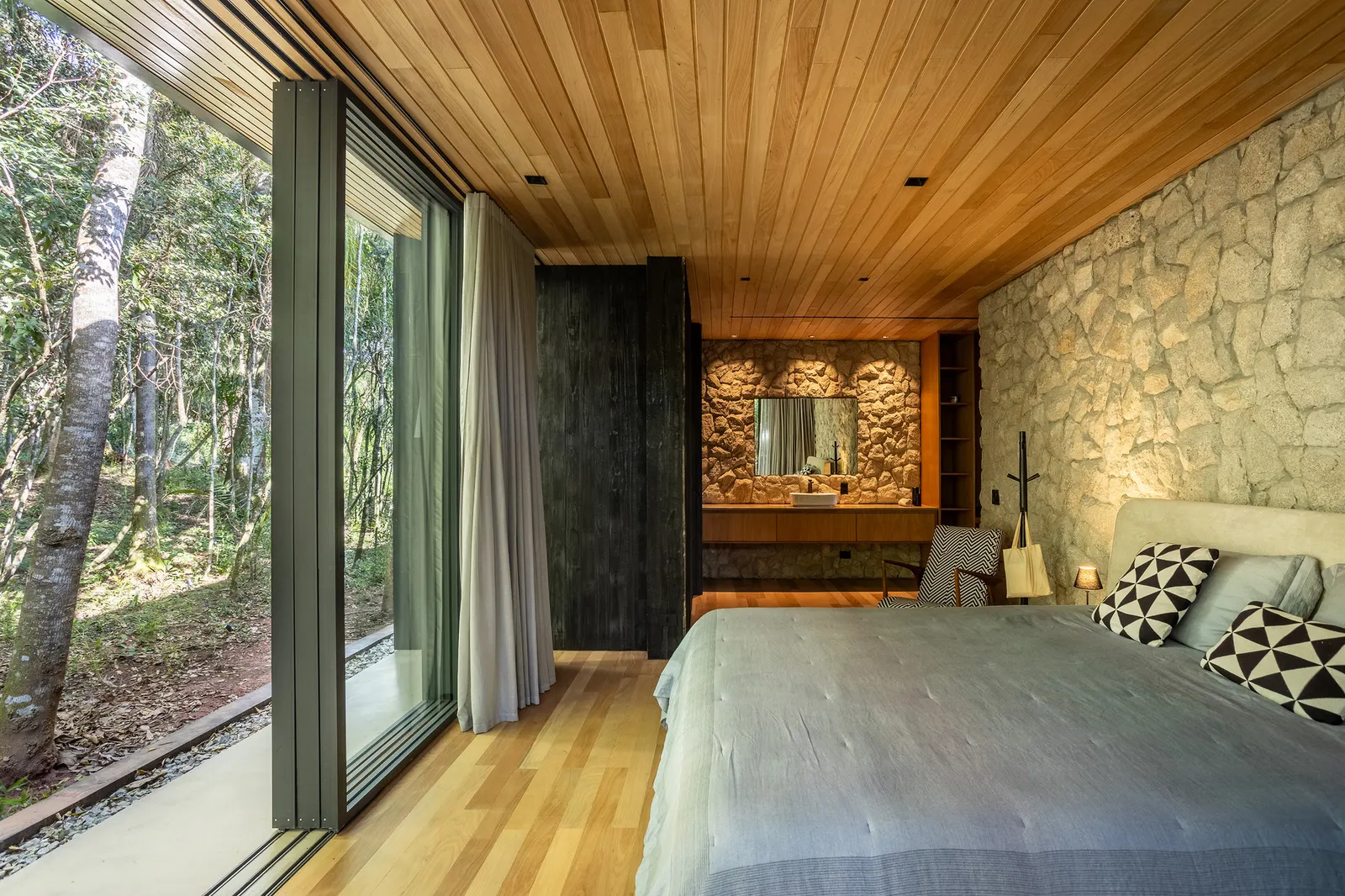 House 258 / Cornetta Arquitetura