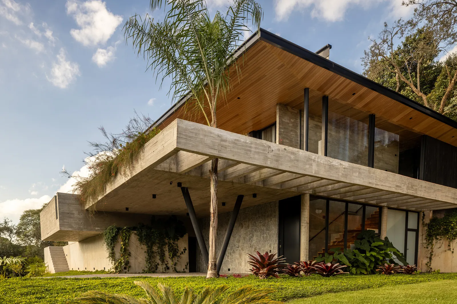 House 258 / Cornetta Arquitetura