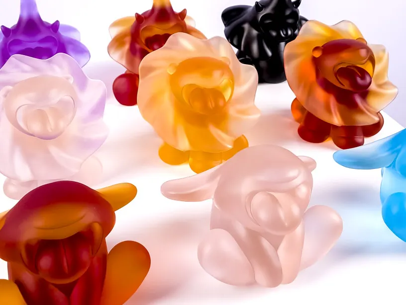 Crystal Roar: стеклянные и кристаллические скульптуры животных Ferdi B Dick, фиксирующие жест рыка