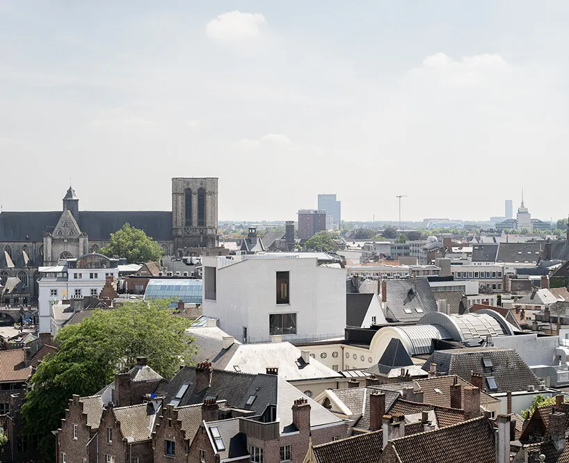 Design Museum Gent открылся после реконструкции с новым крылом из местного кирпича из отходов