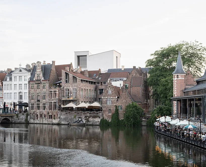 Design Museum Gent открылся после реконструкции с новым крылом из местного кирпича из отходов