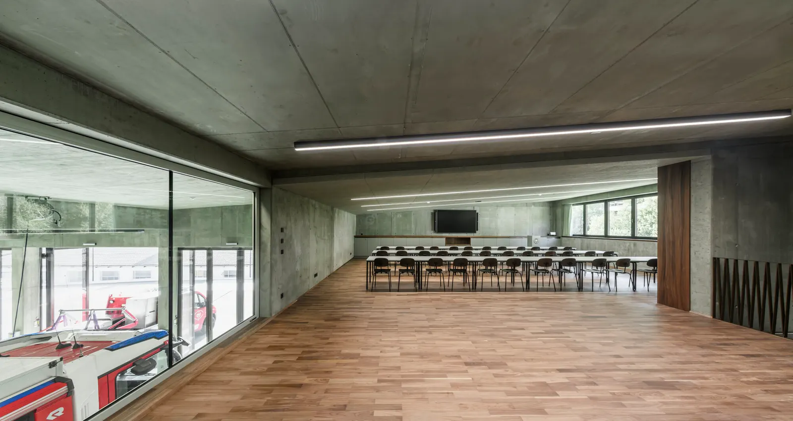 Центр гражданской защиты в Орисе / Roland Baldi Architects