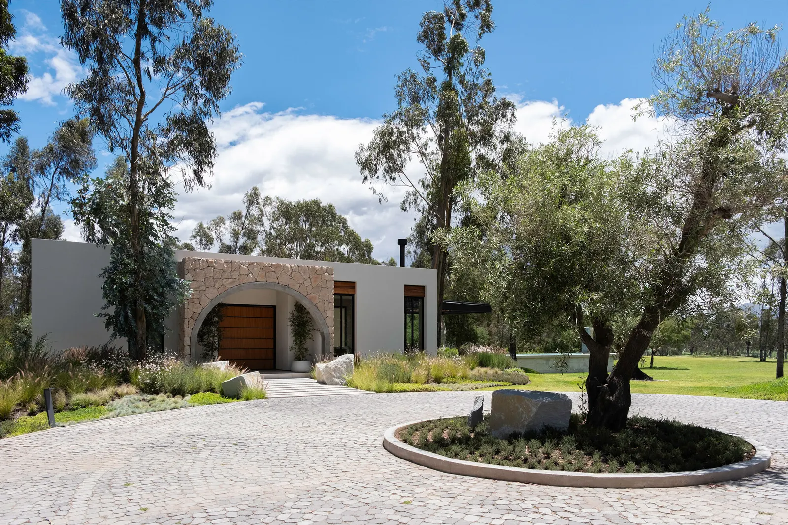 Вилла «San Isidro» / MACCCONSTRUCCIONES / APLUS