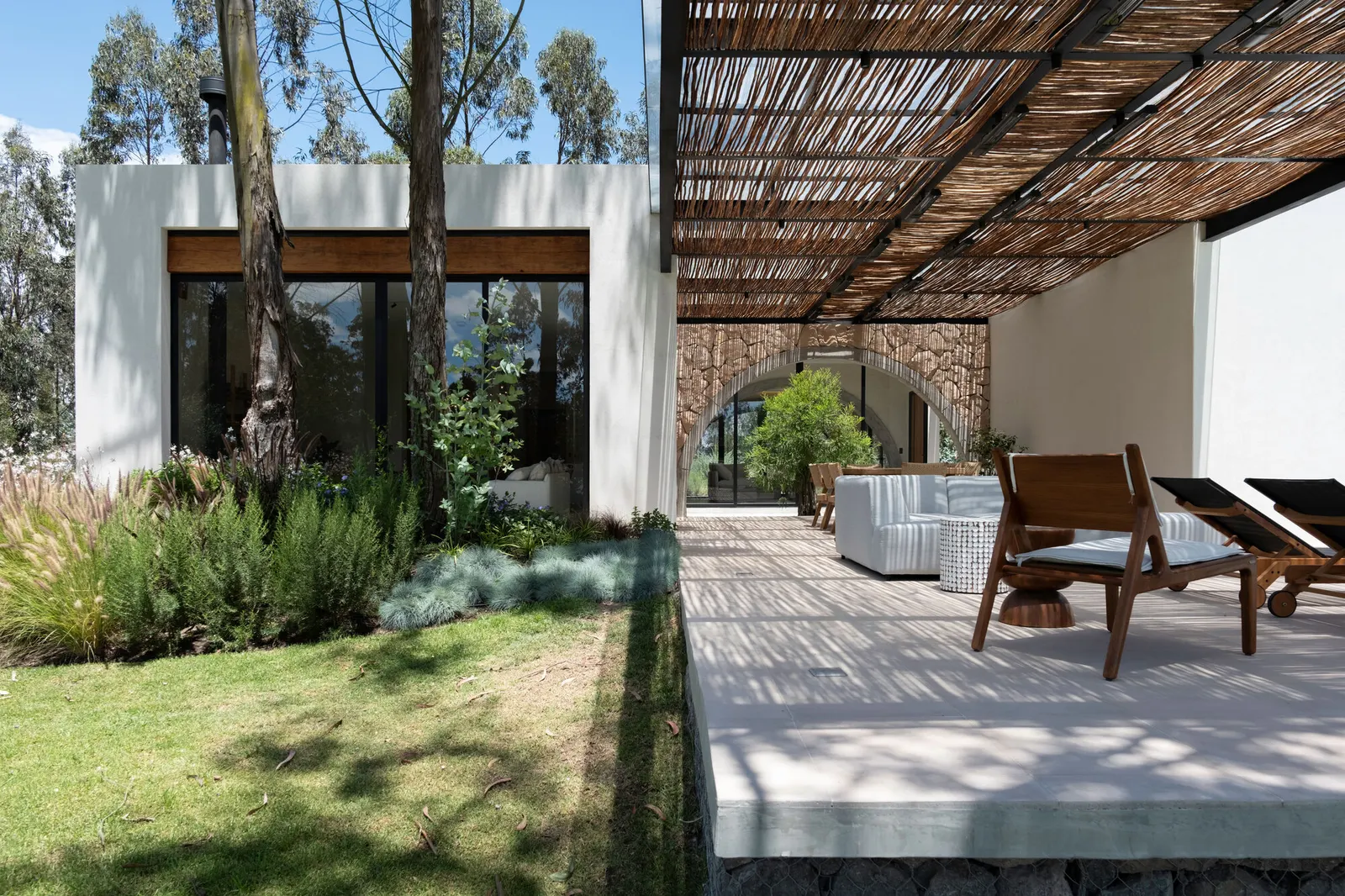 Вилла «San Isidro» / MACCCONSTRUCCIONES / APLUS