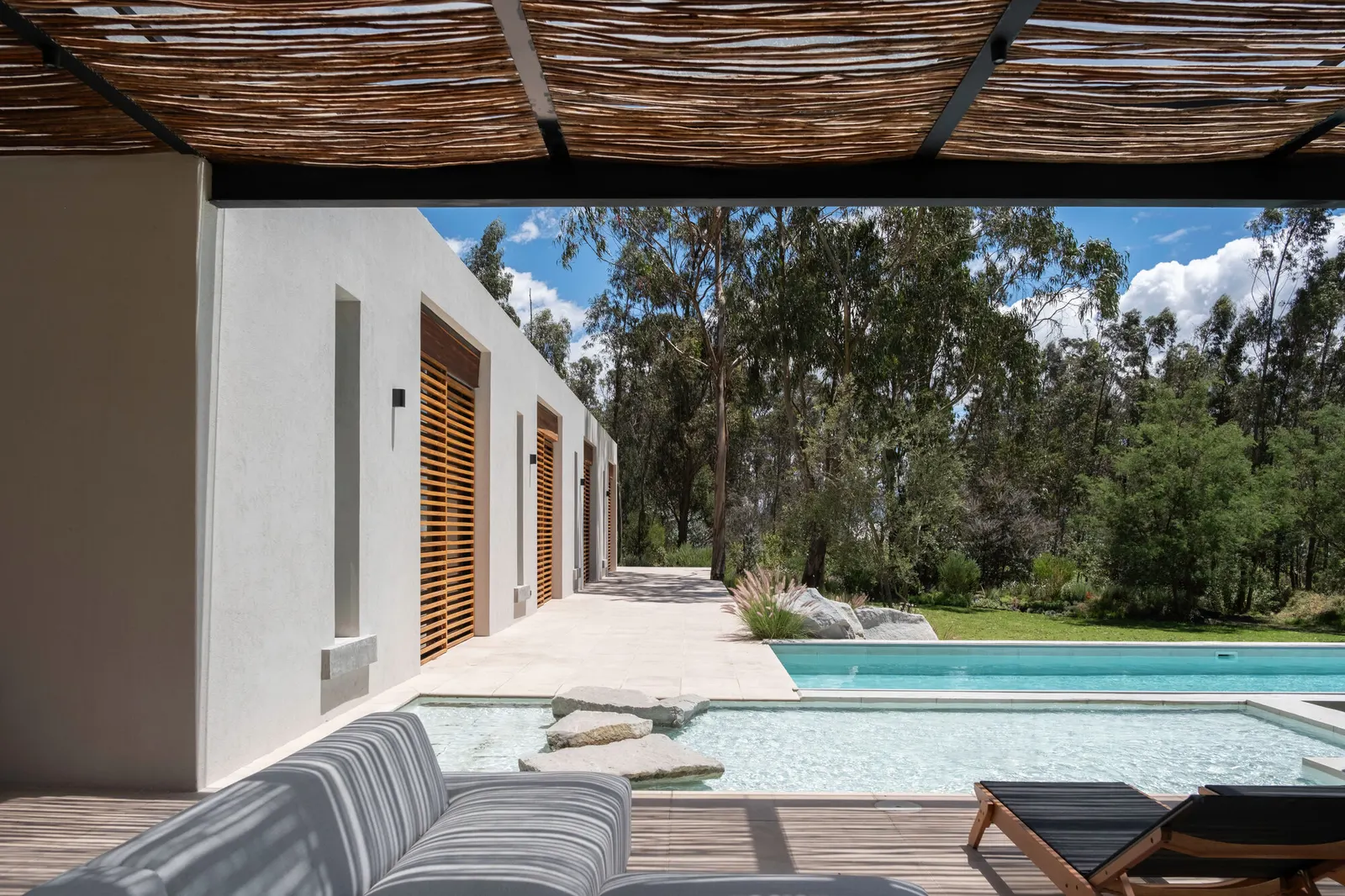 Вилла «San Isidro» / MACCCONSTRUCCIONES / APLUS