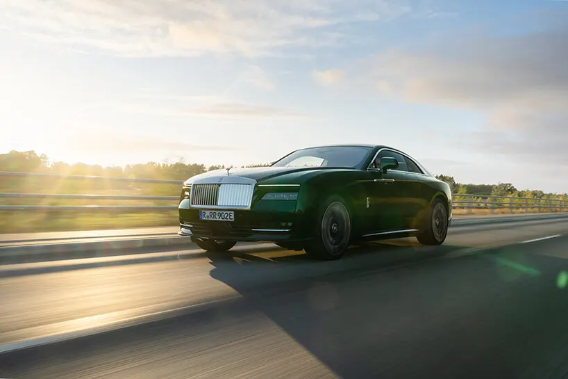 Rolls-Royce Spectre Series II в Стокгольме: больше хода, скорости и ручной отделки