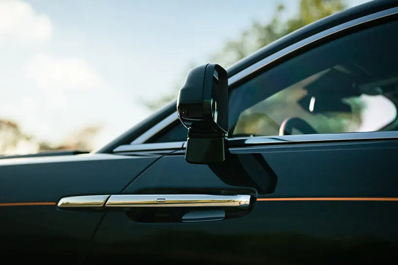 Rolls-Royce Spectre Series II в Стокгольме: больше хода, скорости и ручной отделки