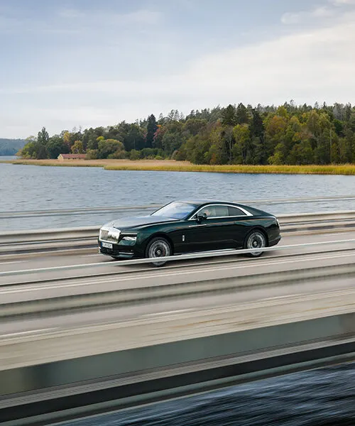Rolls-Royce Spectre Series II в Стокгольме: больше хода, скорости и ручной отделки