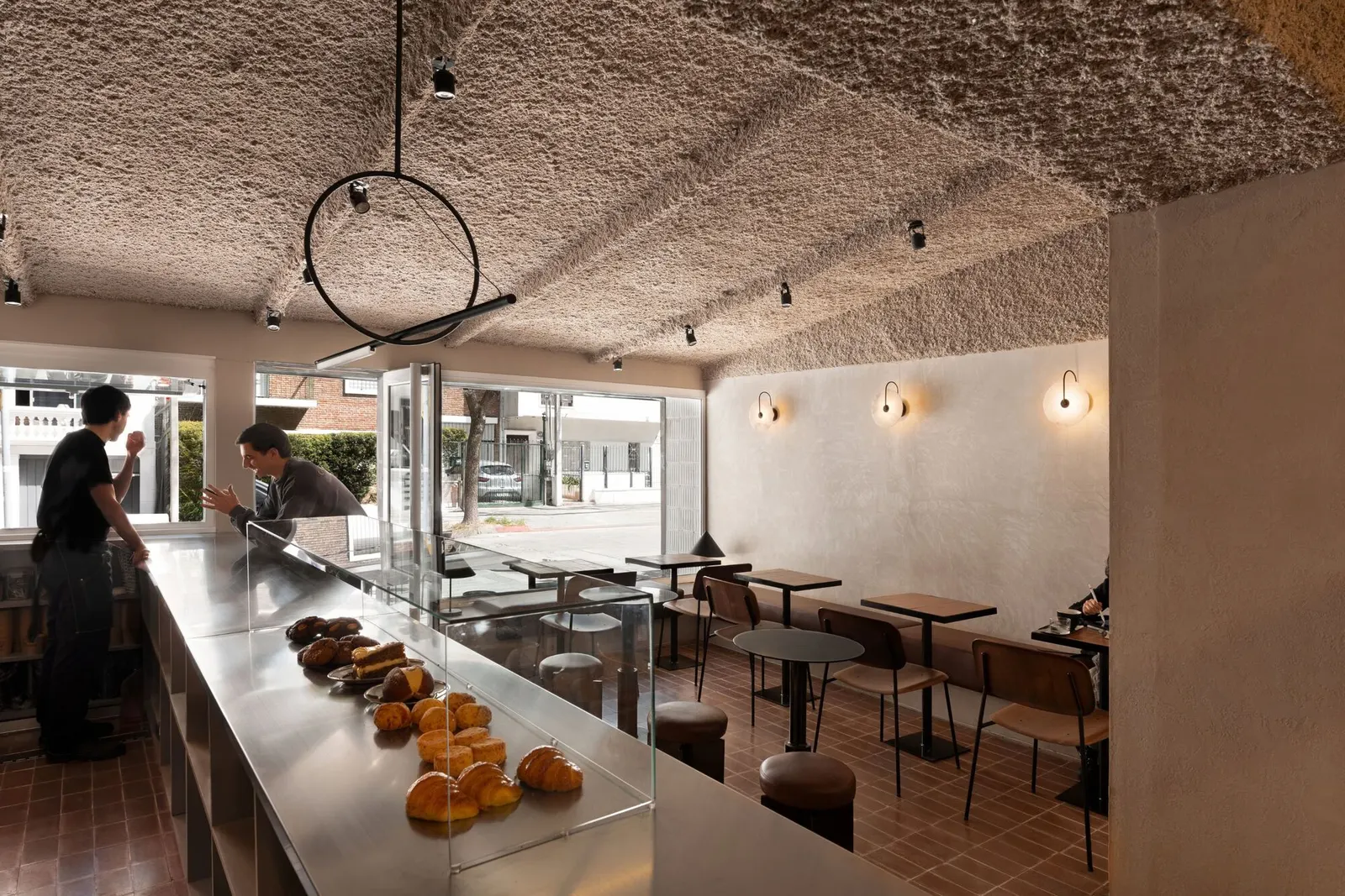 Gutiérrez Café / Toro Arquitectos — кафе в Пунтосе, где архитектура стала частью гастрономического опыта