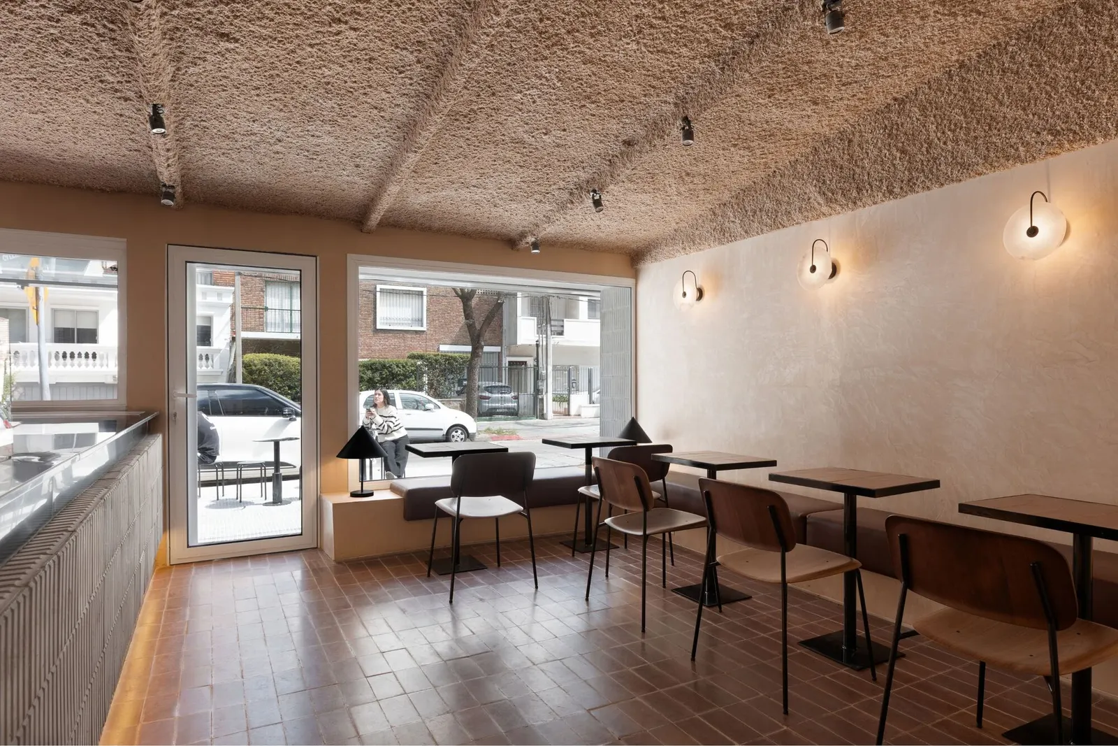 Gutiérrez Café / Toro Arquitectos — кафе в Пунтосе, где архитектура стала частью гастрономического опыта