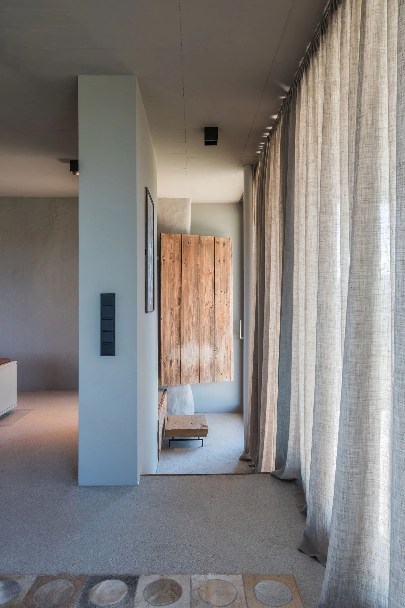 Дом на холме / Gangoly & Kristiner Architects