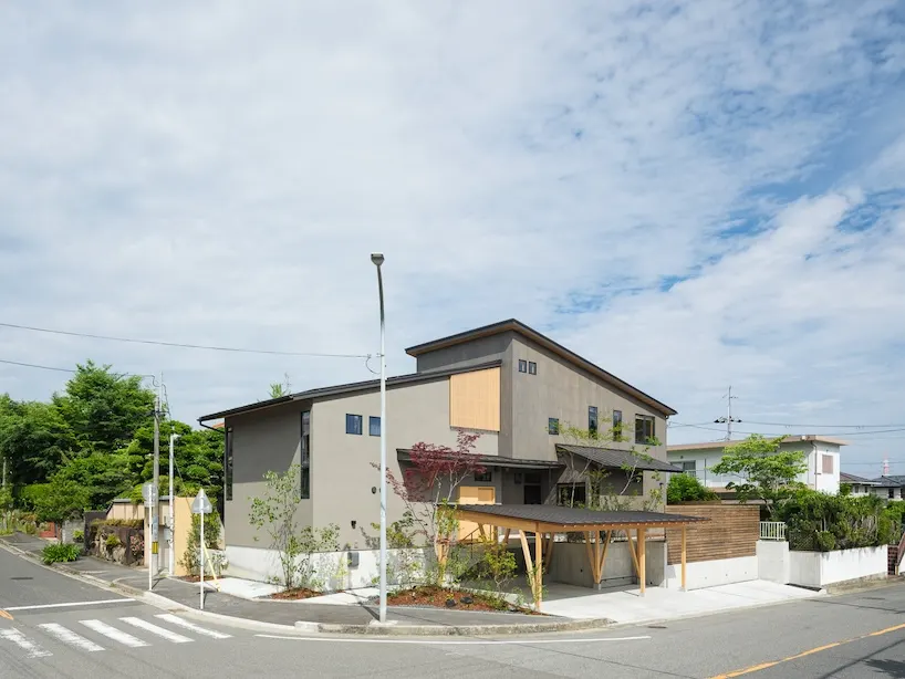 Дом Osaka House в Осаке: семейное жильё, организованное вокруг гибкого спортивного пространства