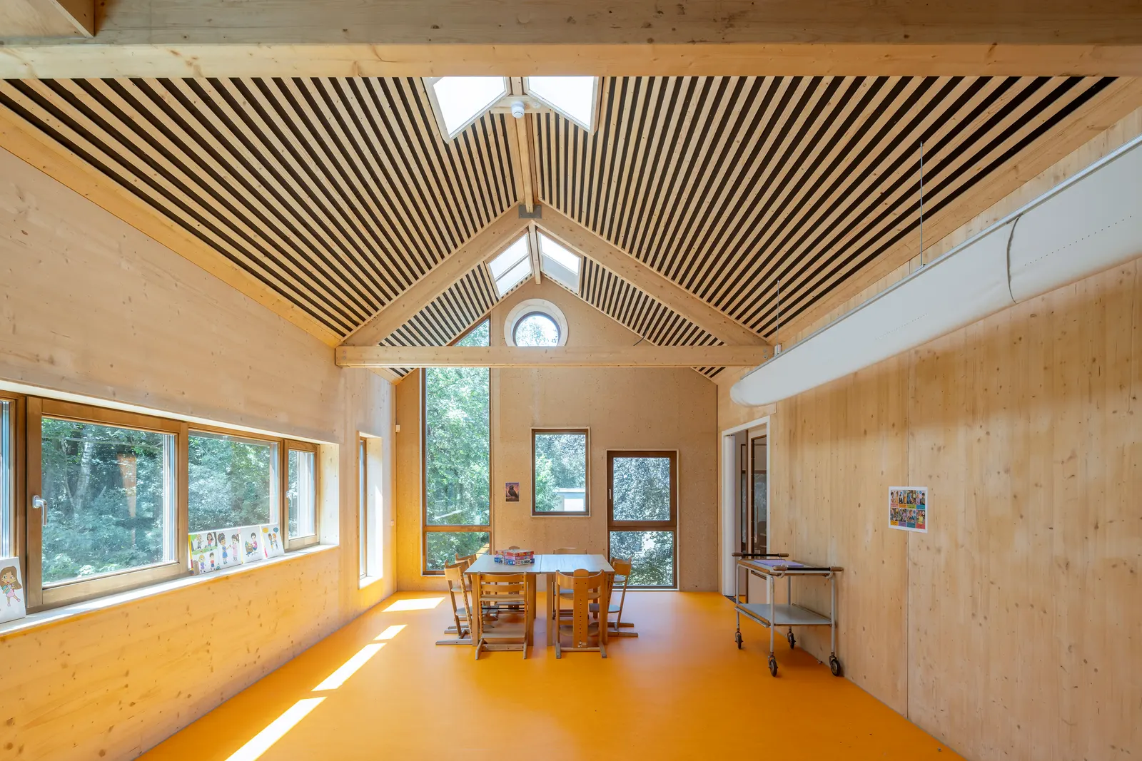 Детский центр Mowgli / Natrufied Architecture
