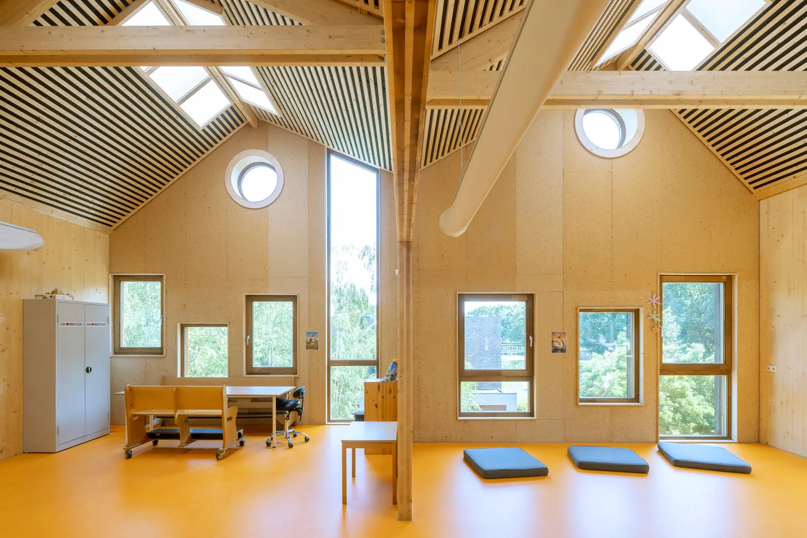 Детский центр Mowgli / Natrufied Architecture