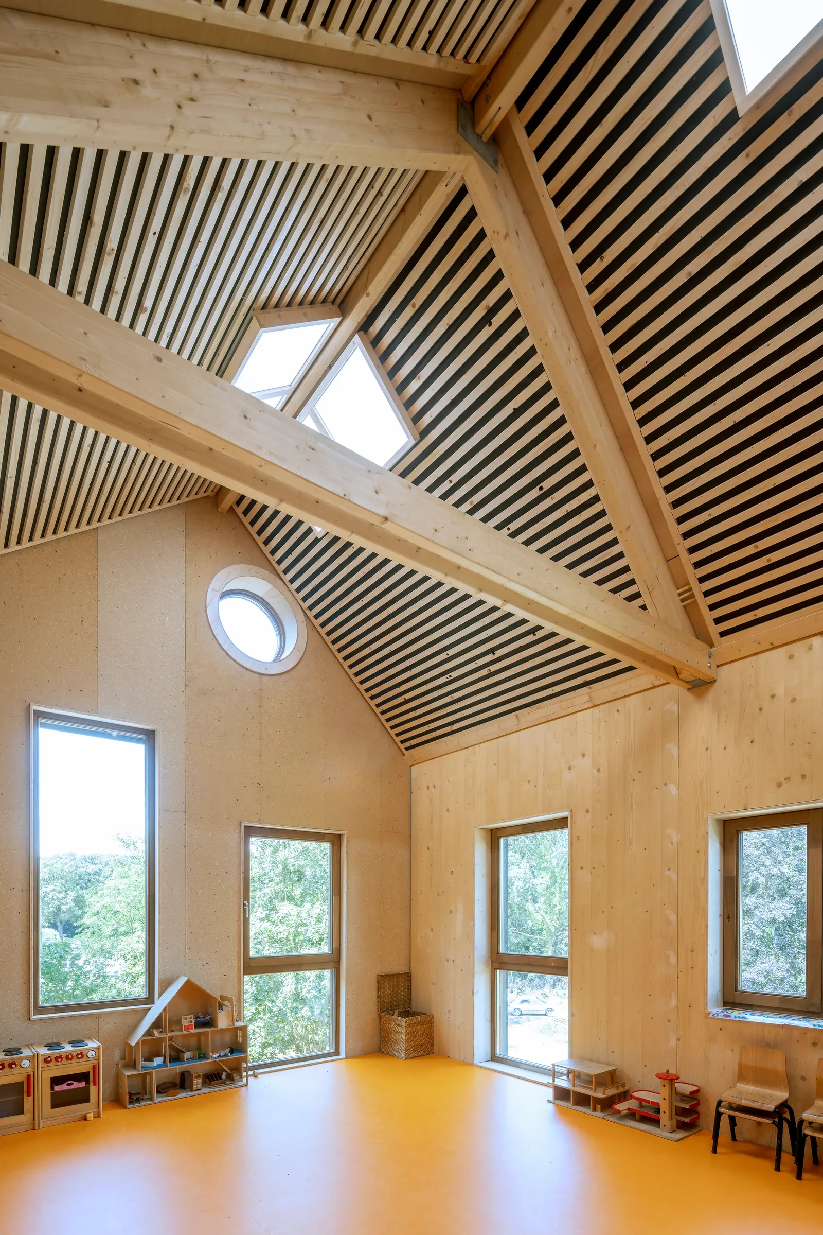 Детский центр Mowgli / Natrufied Architecture