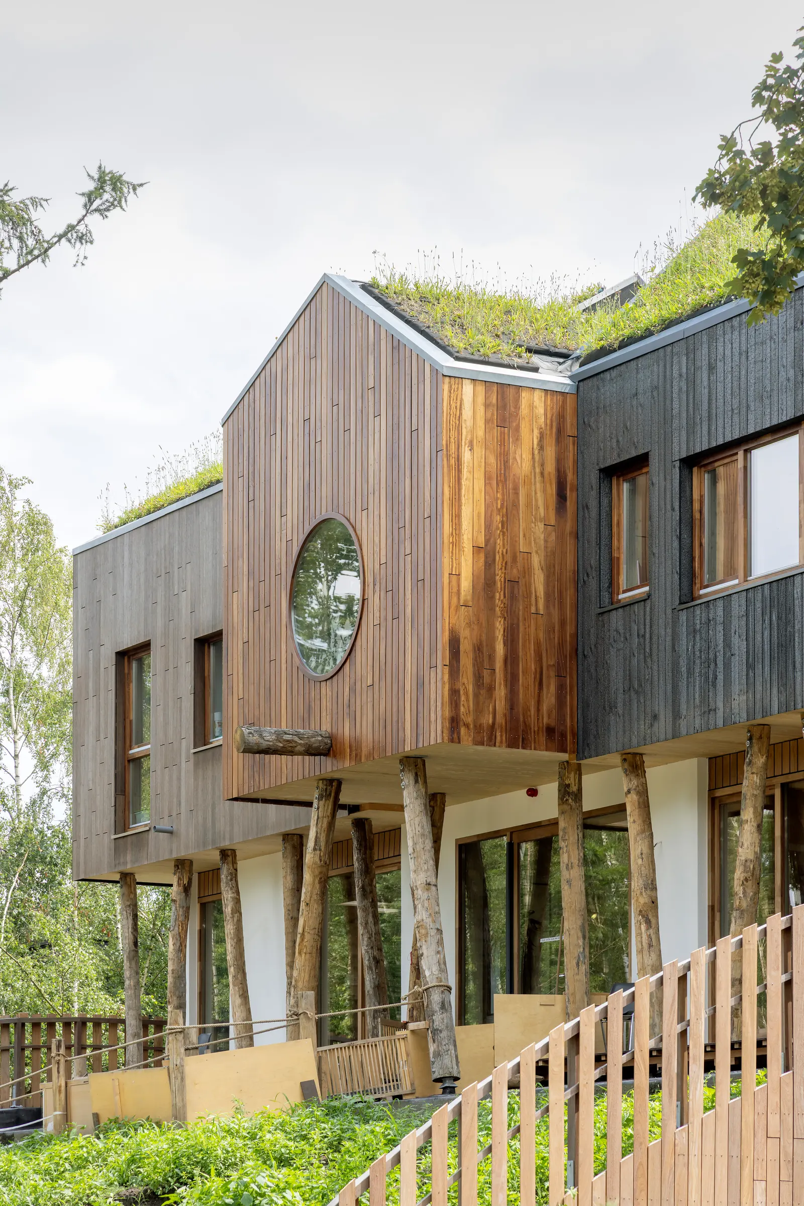 Детский центр Mowgli / Natrufied Architecture