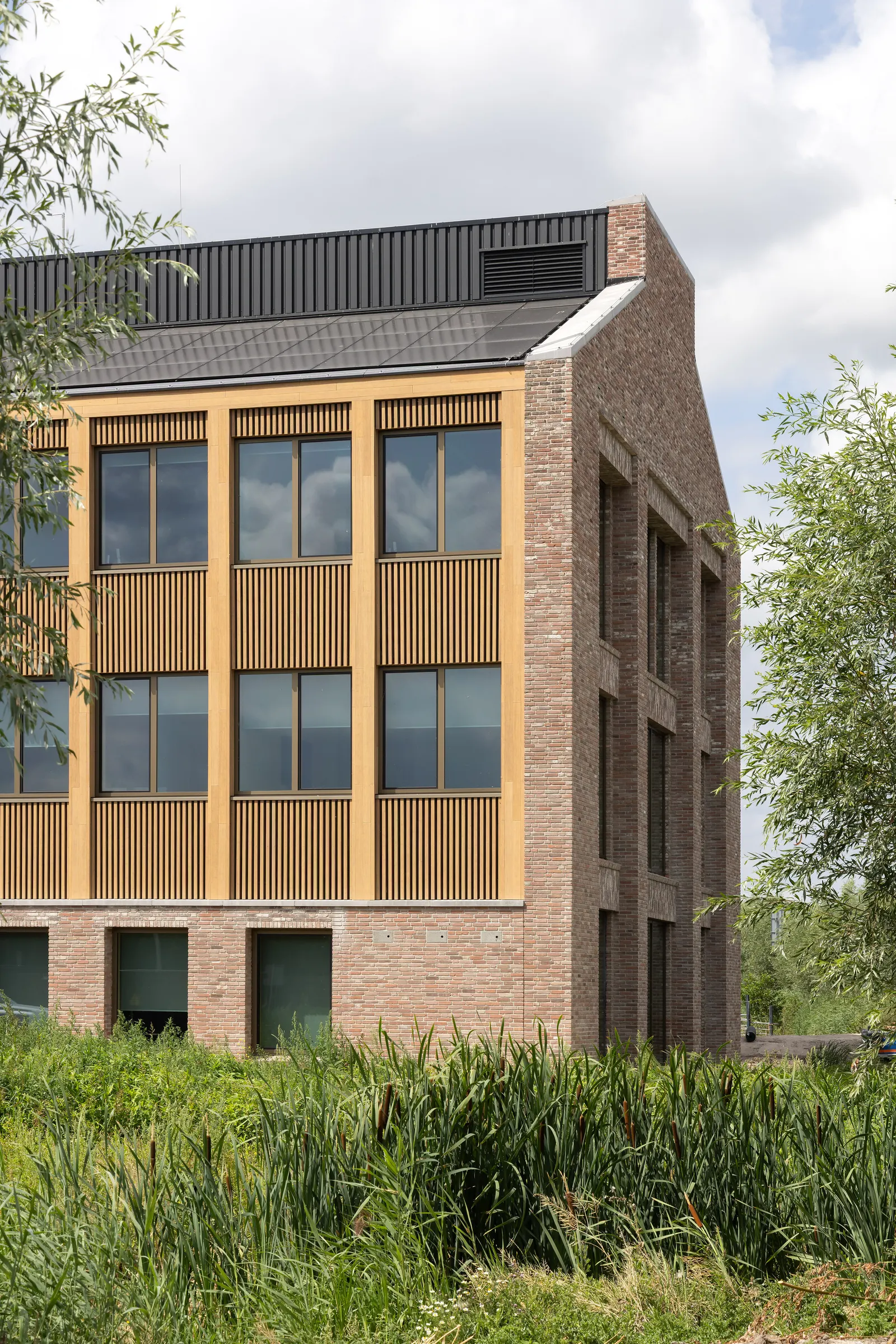 Круглая ратуша Krimpenerwaard / Ector Hoogstad Architecten