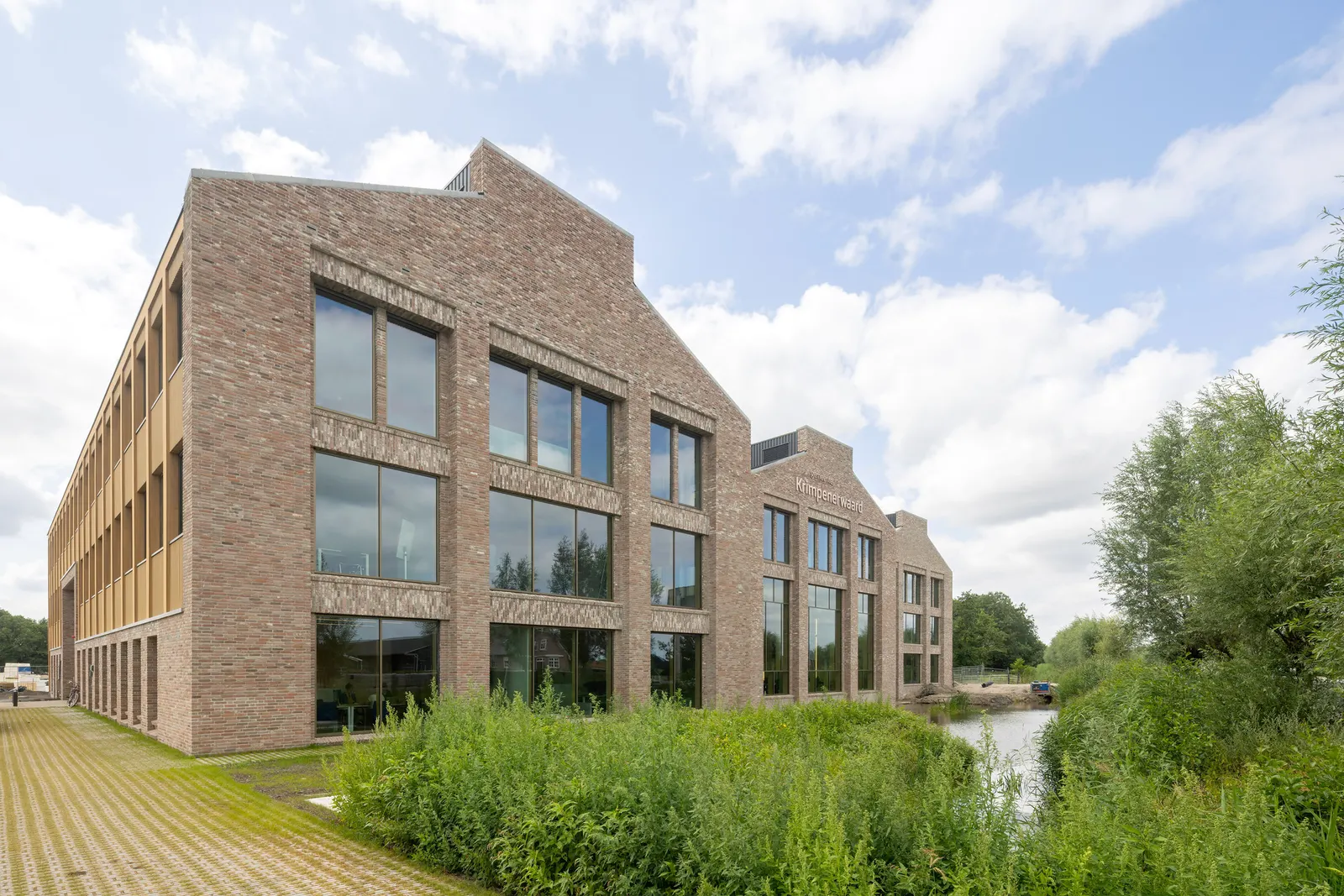 Круглая ратуша Krimpenerwaard / Ector Hoogstad Architecten