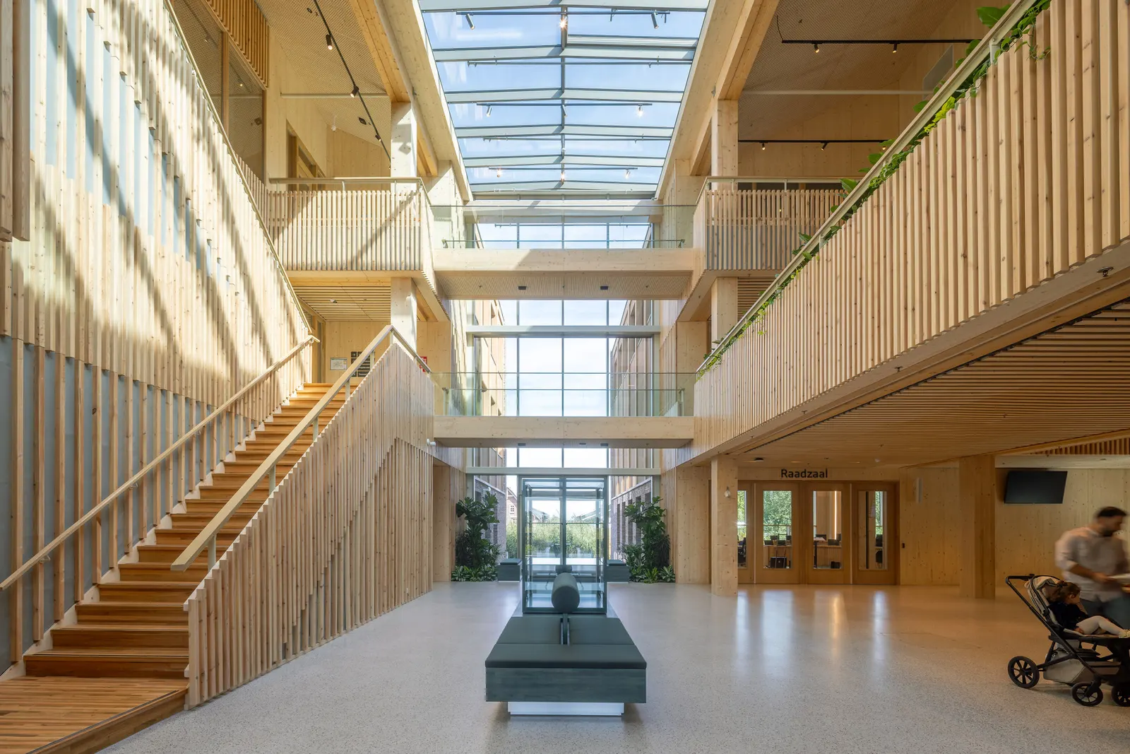 Круглая ратуша Krimpenerwaard / Ector Hoogstad Architecten