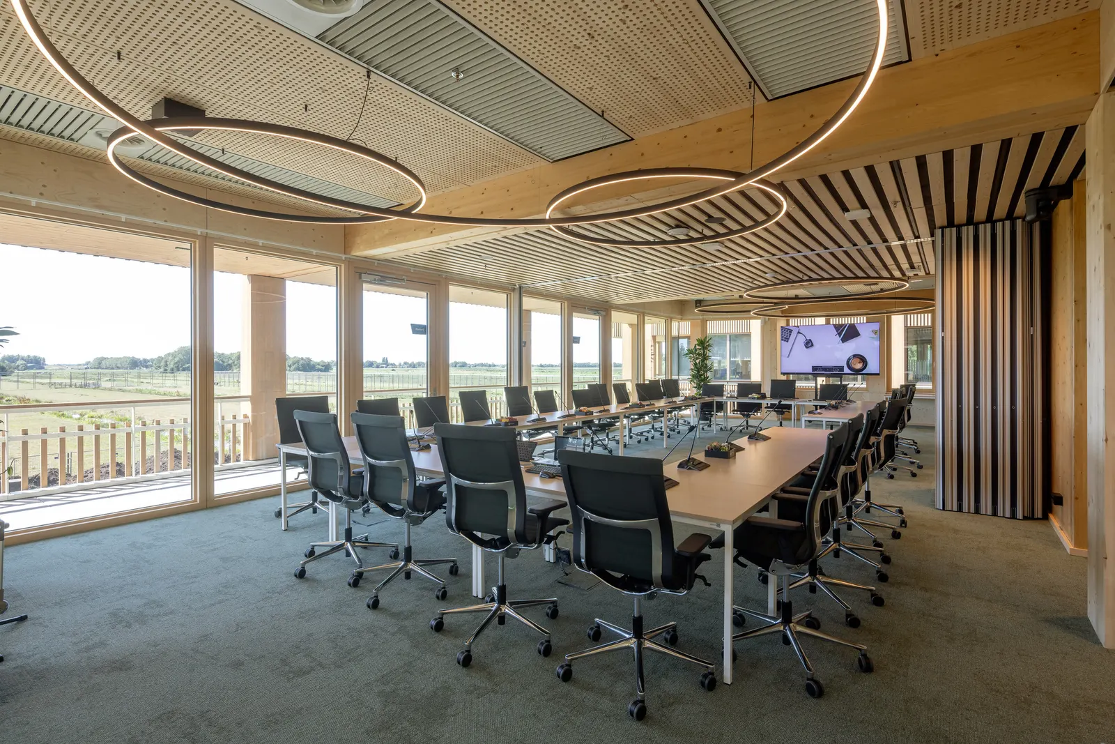 Круглая ратуша Krimpenerwaard / Ector Hoogstad Architecten