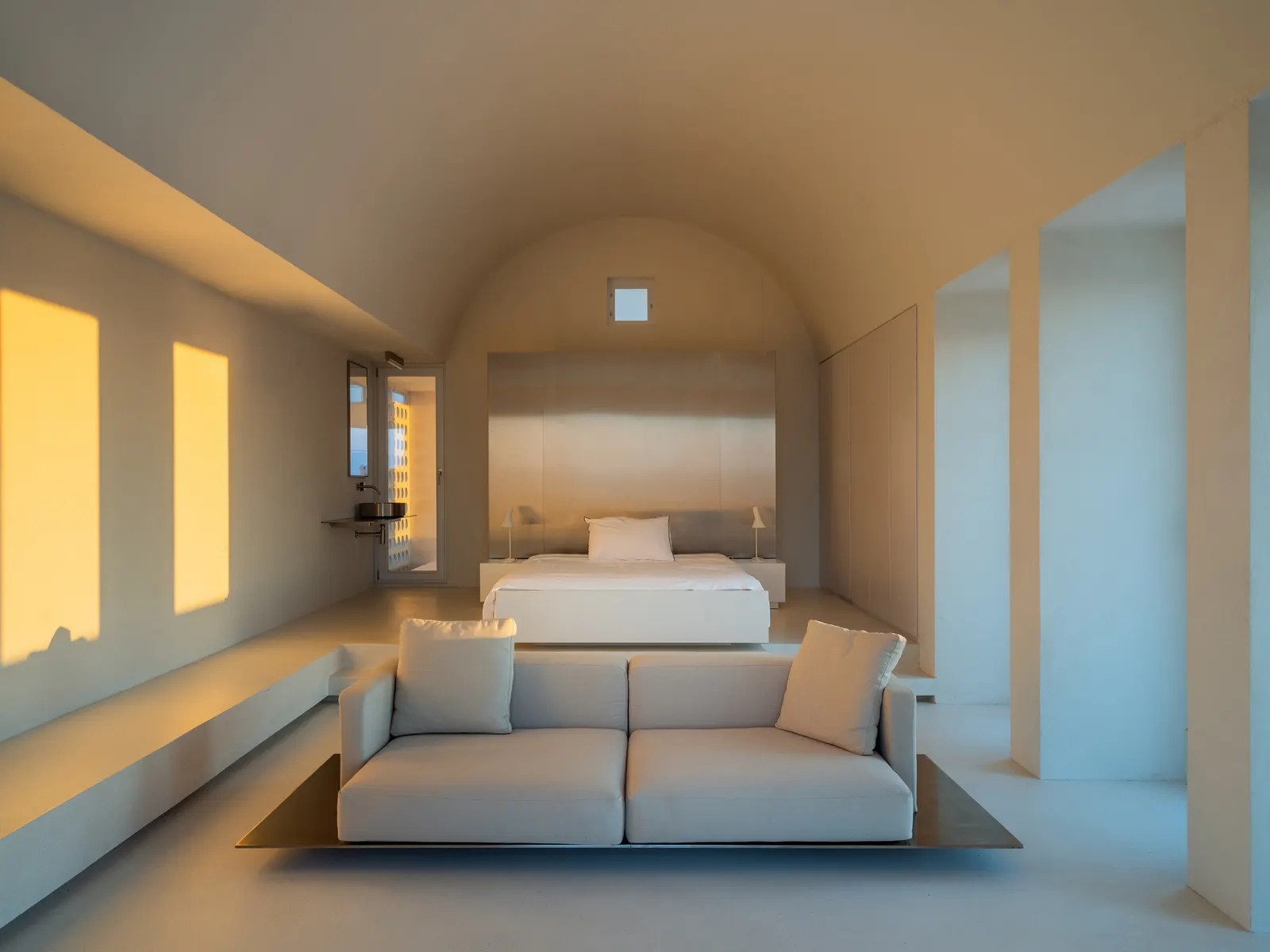 Island House / Agis Mourelatos
