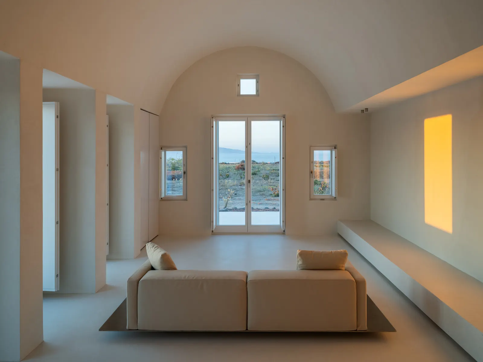 Island House / Agis Mourelatos