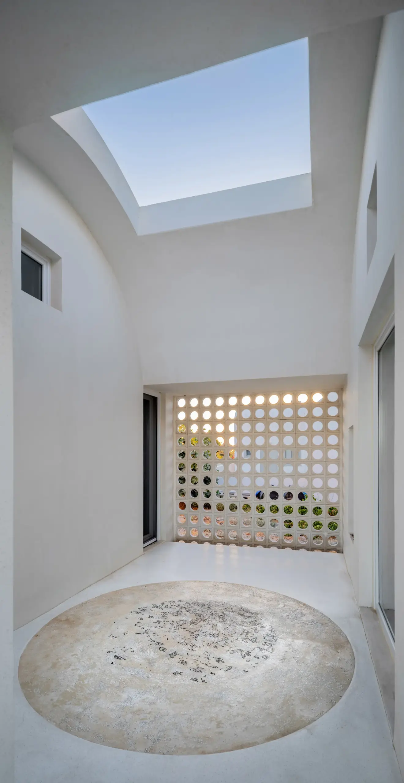 Island House / Agis Mourelatos