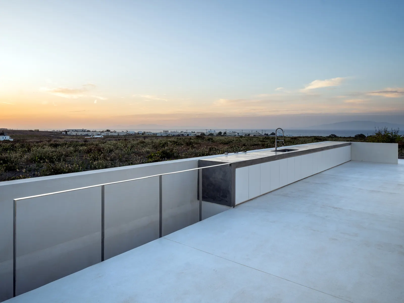 Island House / Agis Mourelatos
