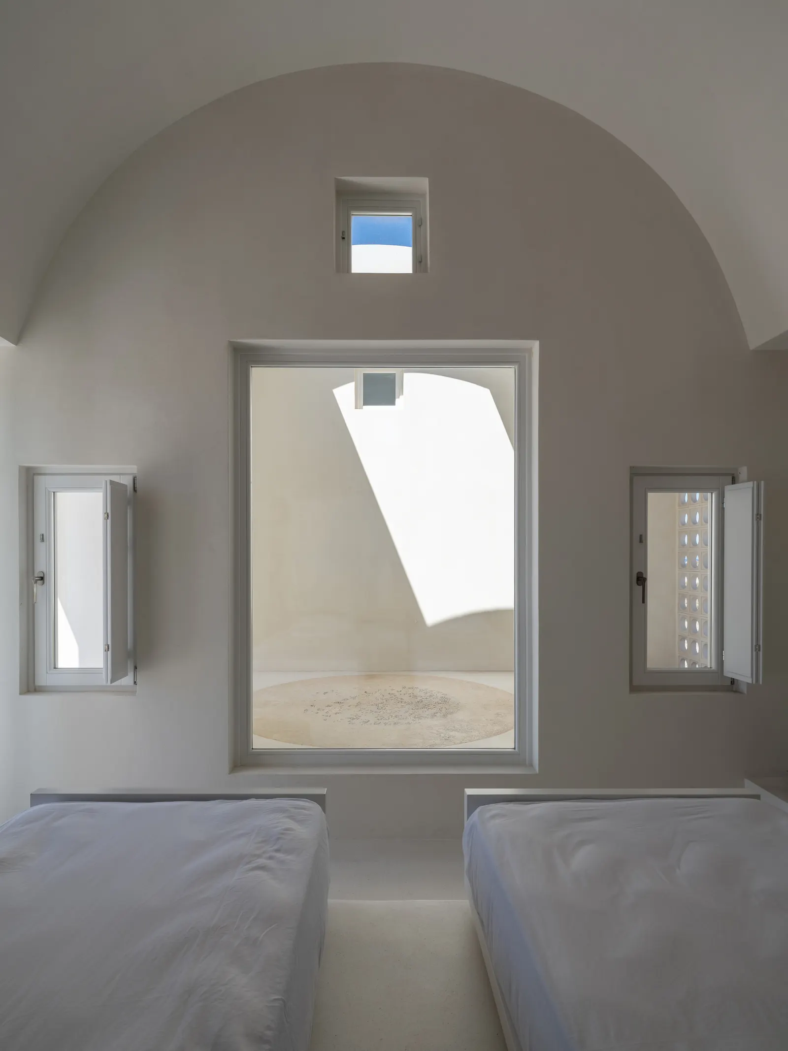 Island House / Agis Mourelatos