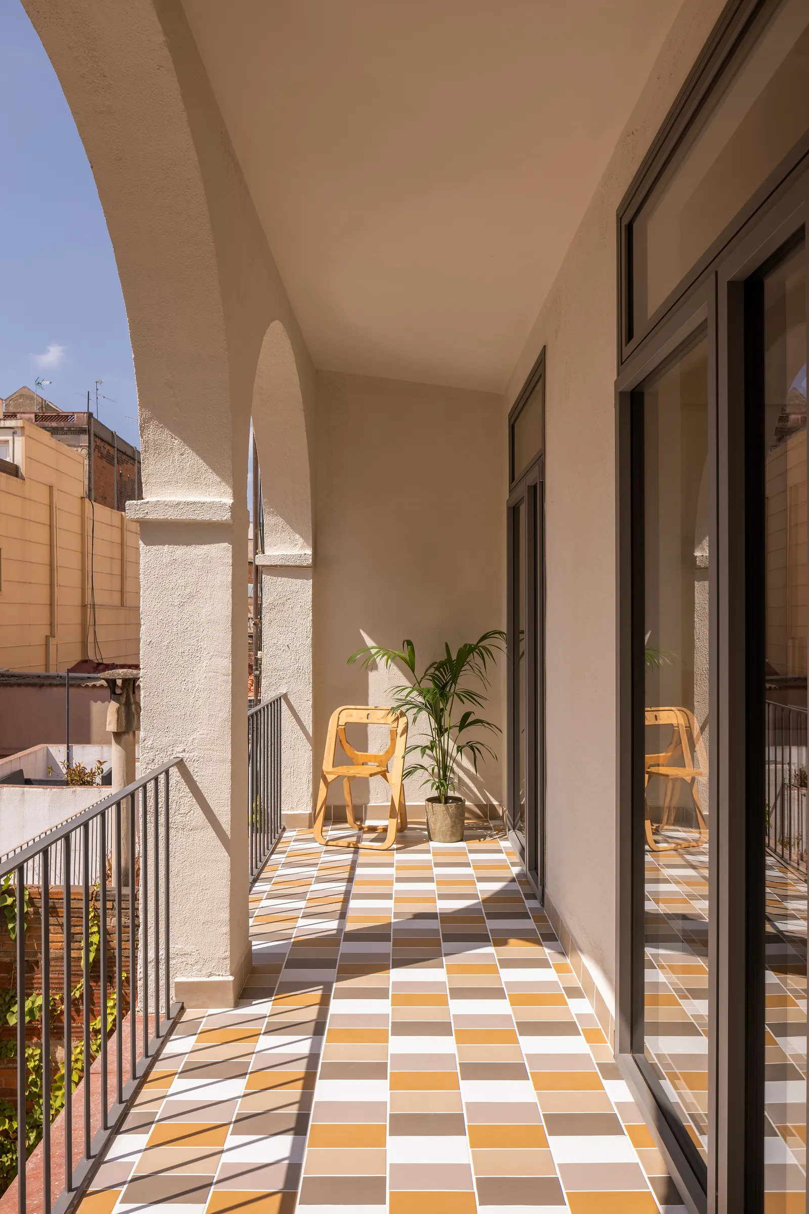 Hostafrancs House / Parramon + Tahull Arquitectes