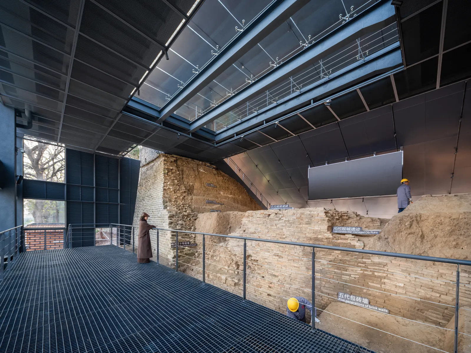 Jingzhou City Wall Archaeological Site Exhibition Pavilion / Qing Studio