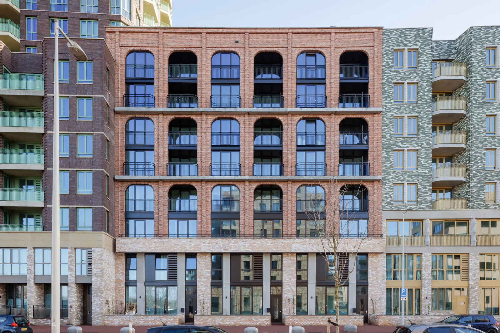 Singelblok / BureauVanEig + INBO — жилой блок с 401 квартирой в Amsterdam-Noord