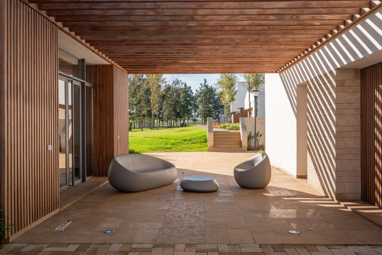 Kenitra Socio-Cultural Center / AGA STUDIO: культурно-общественный центр в ландшафтном парке Кенитры