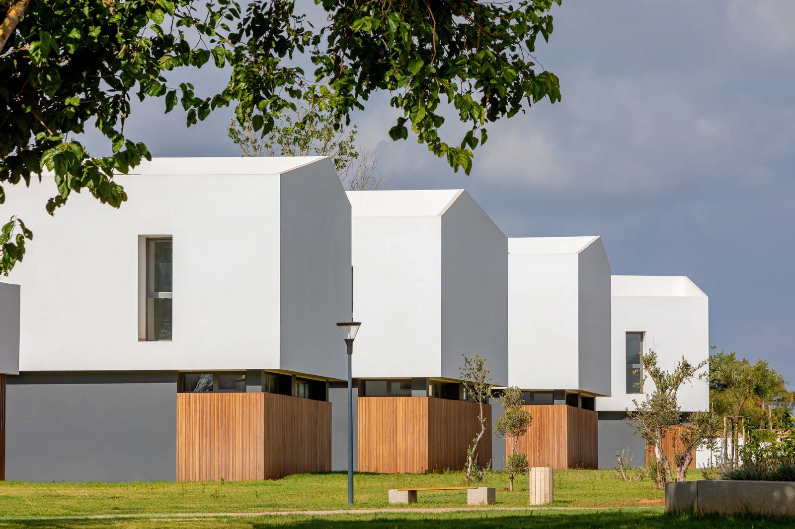 Kenitra Socio-Cultural Center / AGA STUDIO: культурно-общественный центр в ландшафтном парке Кенитры