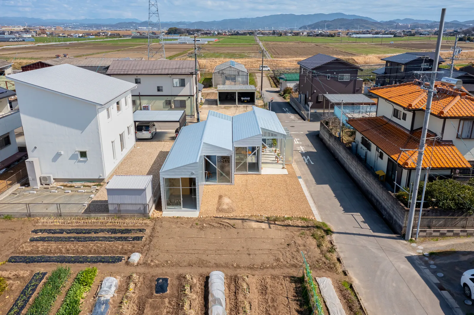 House OY / 1-1 Architects: дом в зоне сельского ландшафта Аньо