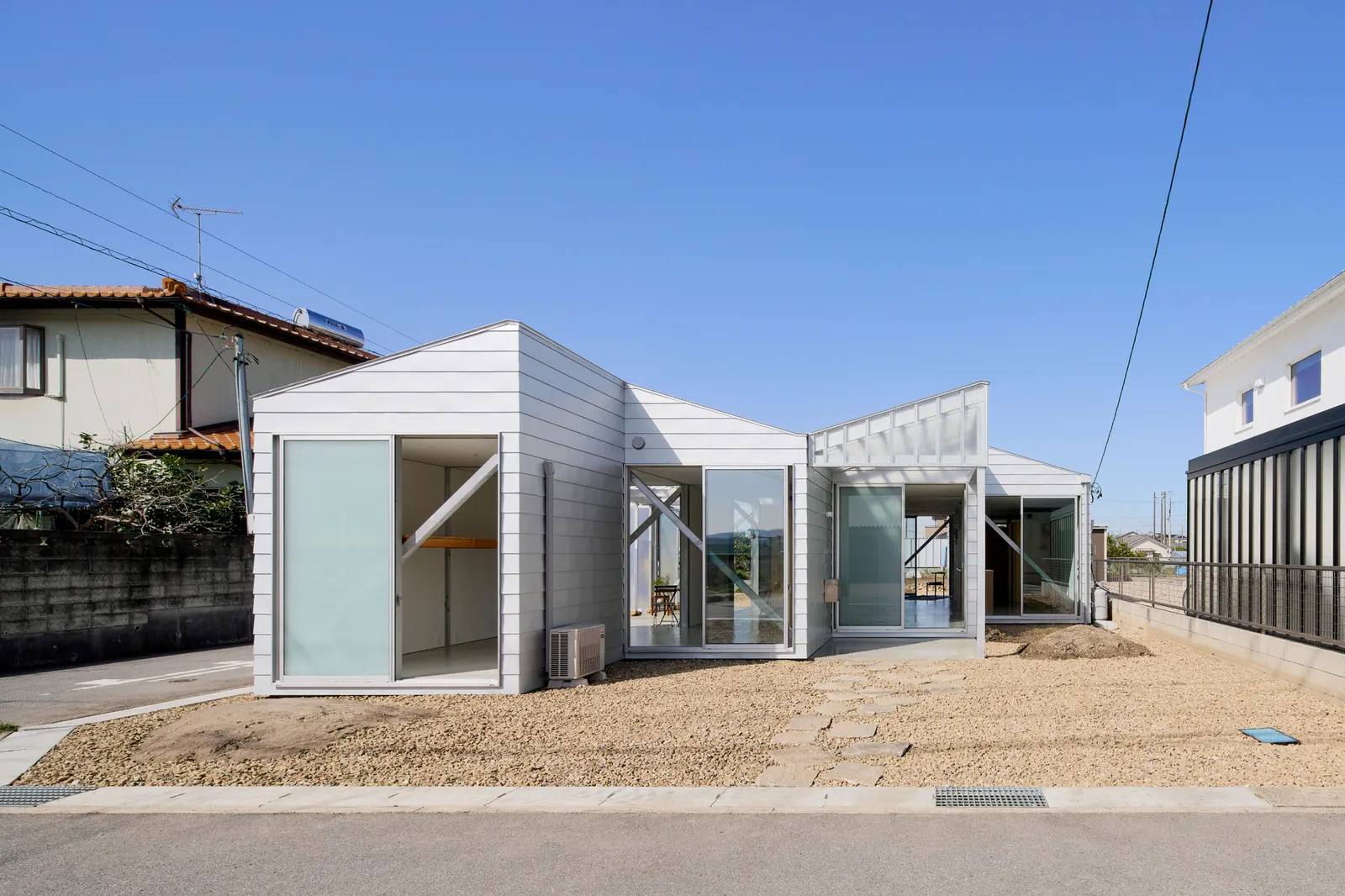 House OY / 1-1 Architects: дом в зоне сельского ландшафта Аньо