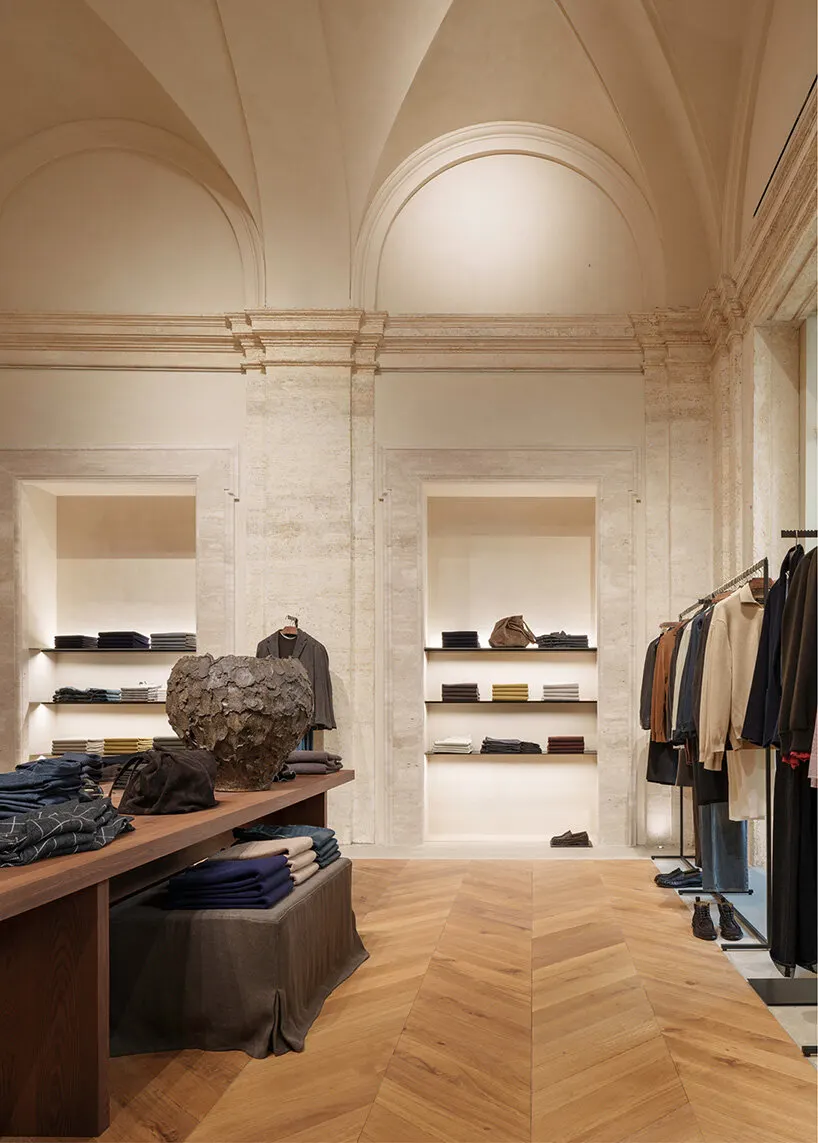 Massimo Dutti открыл флагманский магазин в римском Palazzo Ruspoli