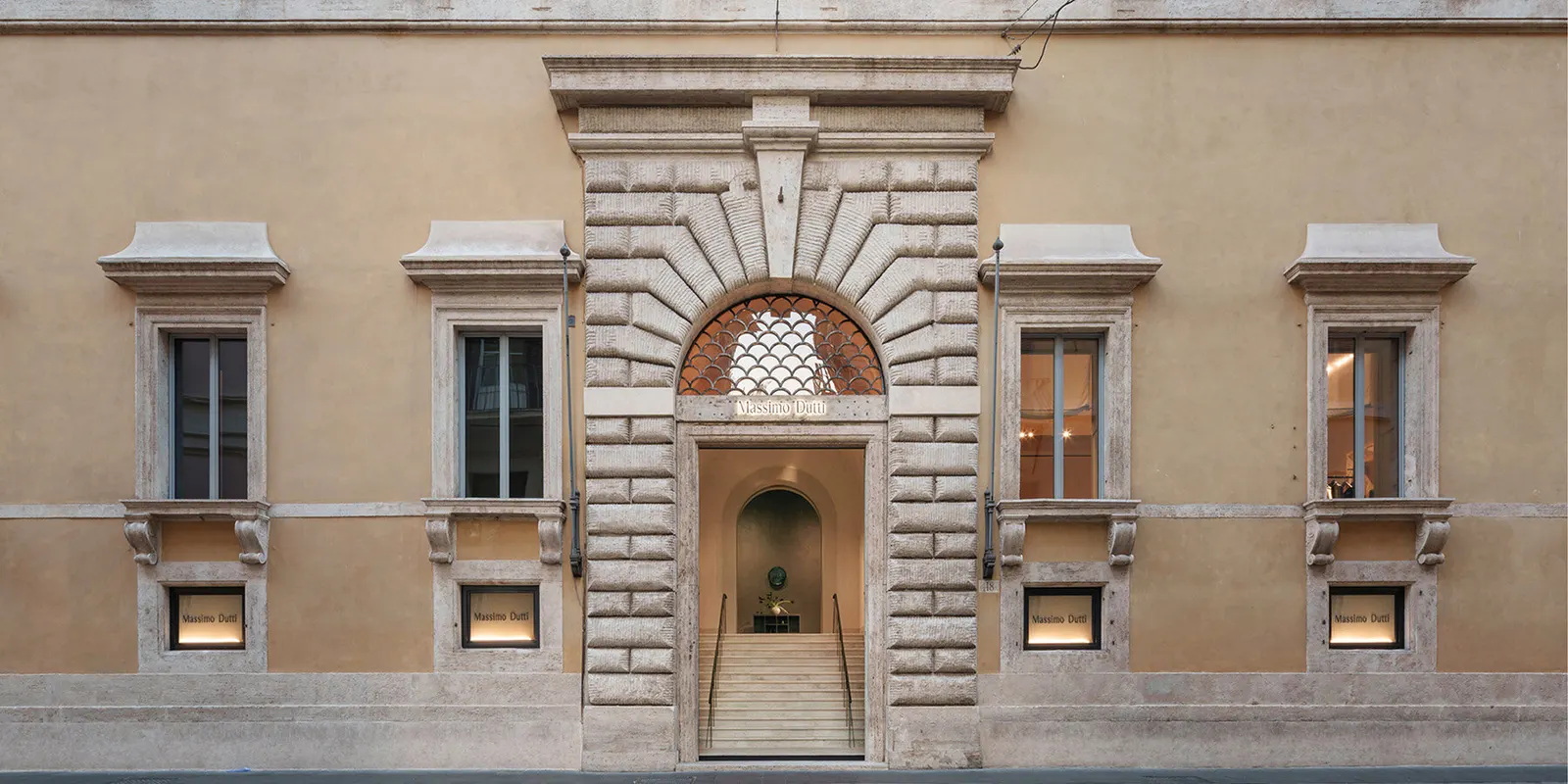 Massimo Dutti открыл флагманский магазин в римском Palazzo Ruspoli