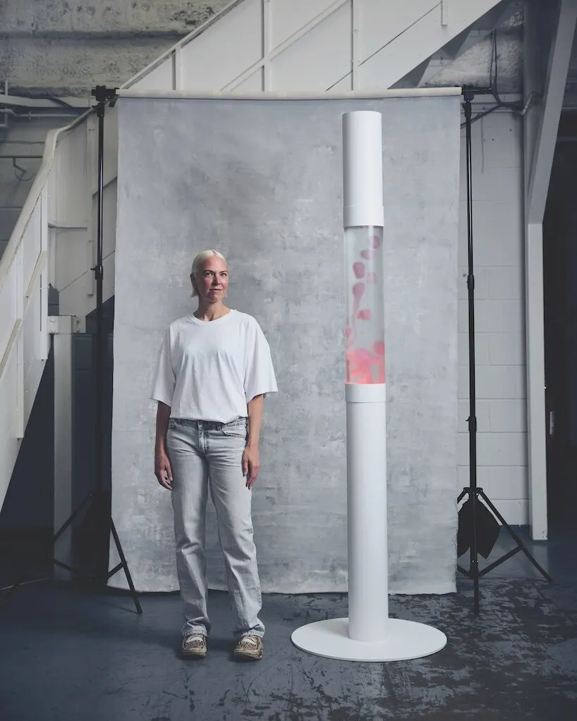 Sabine Marcelis превращает свет и цвет в иммерсивные пространства в Museum für Gestaltung Zürich