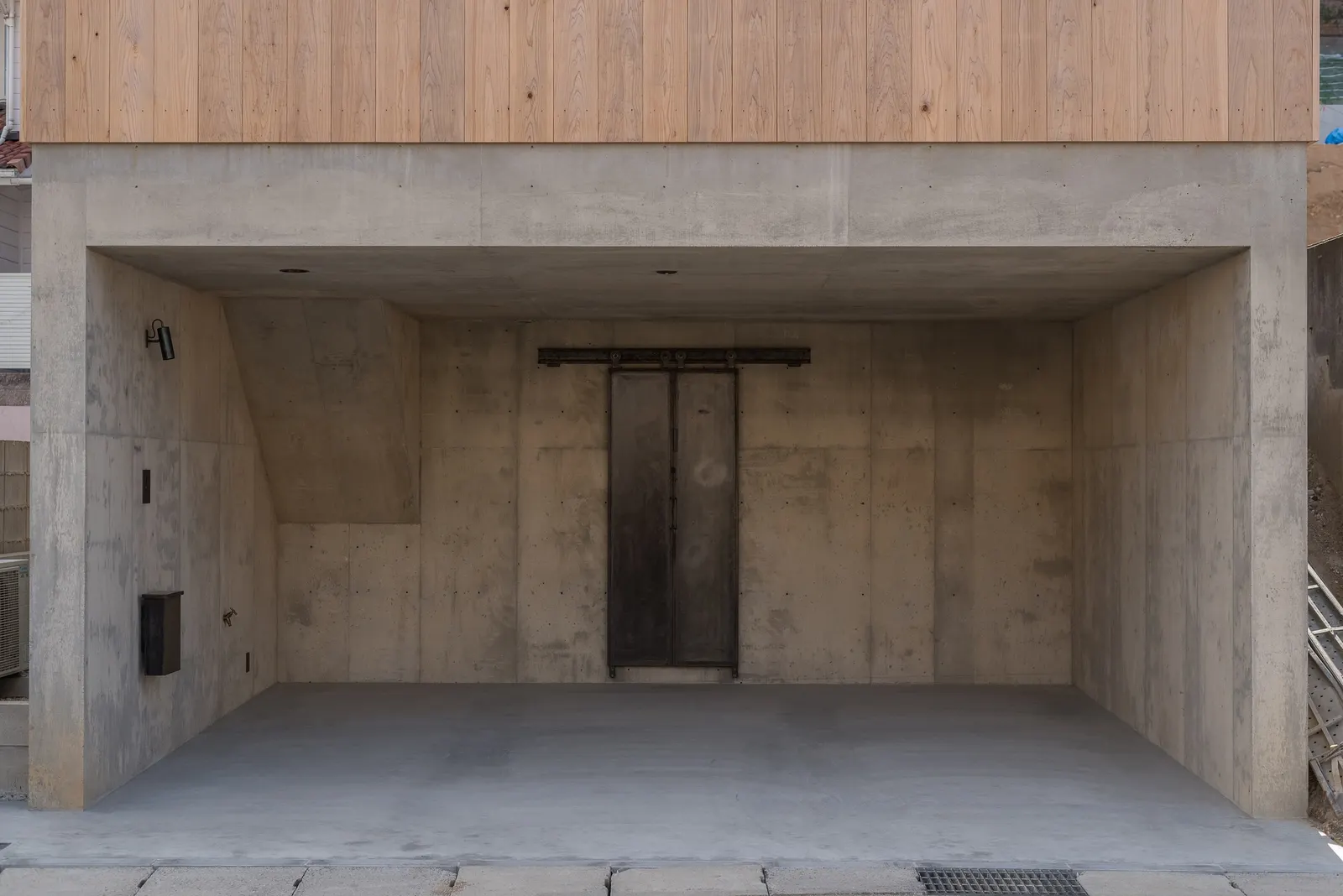 Дом Mikagecho House в Нагое: компактный объем и планировка как главный прием Tomoaki Uno Architects