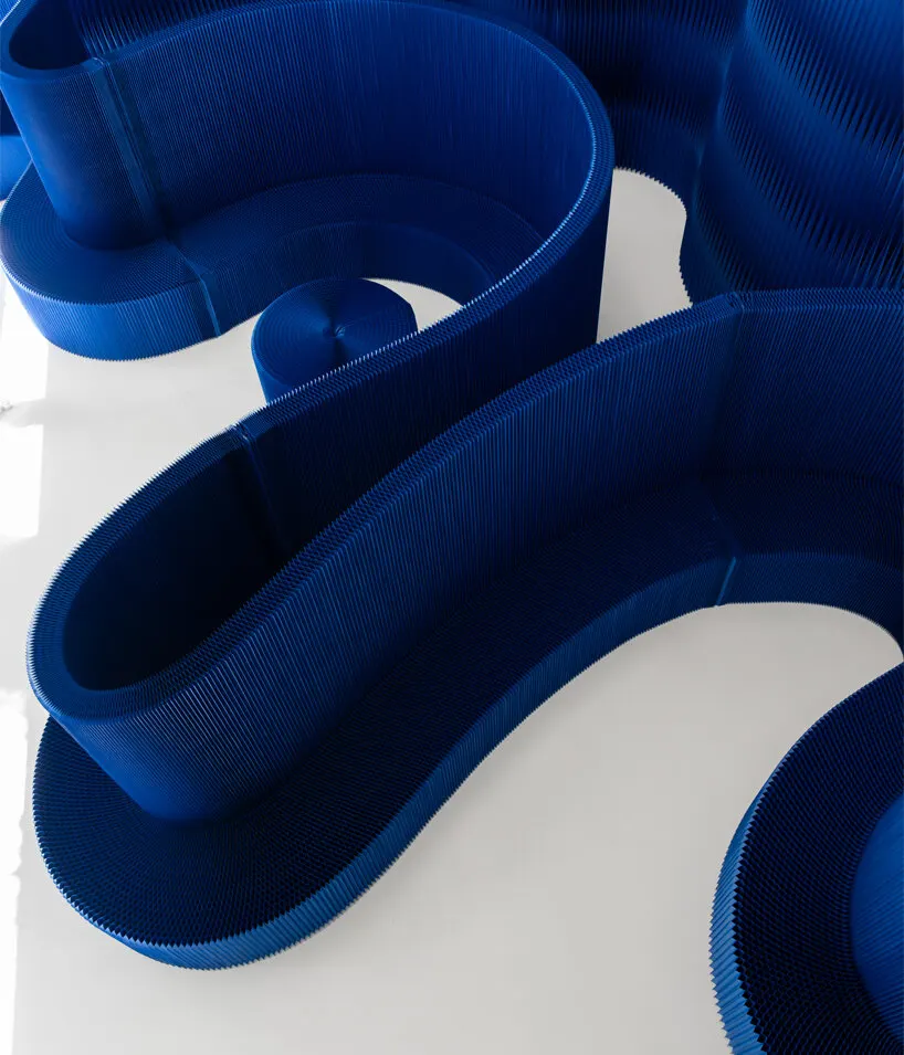 molo представила sloped softwall в синих оттенках glacier и deep blue