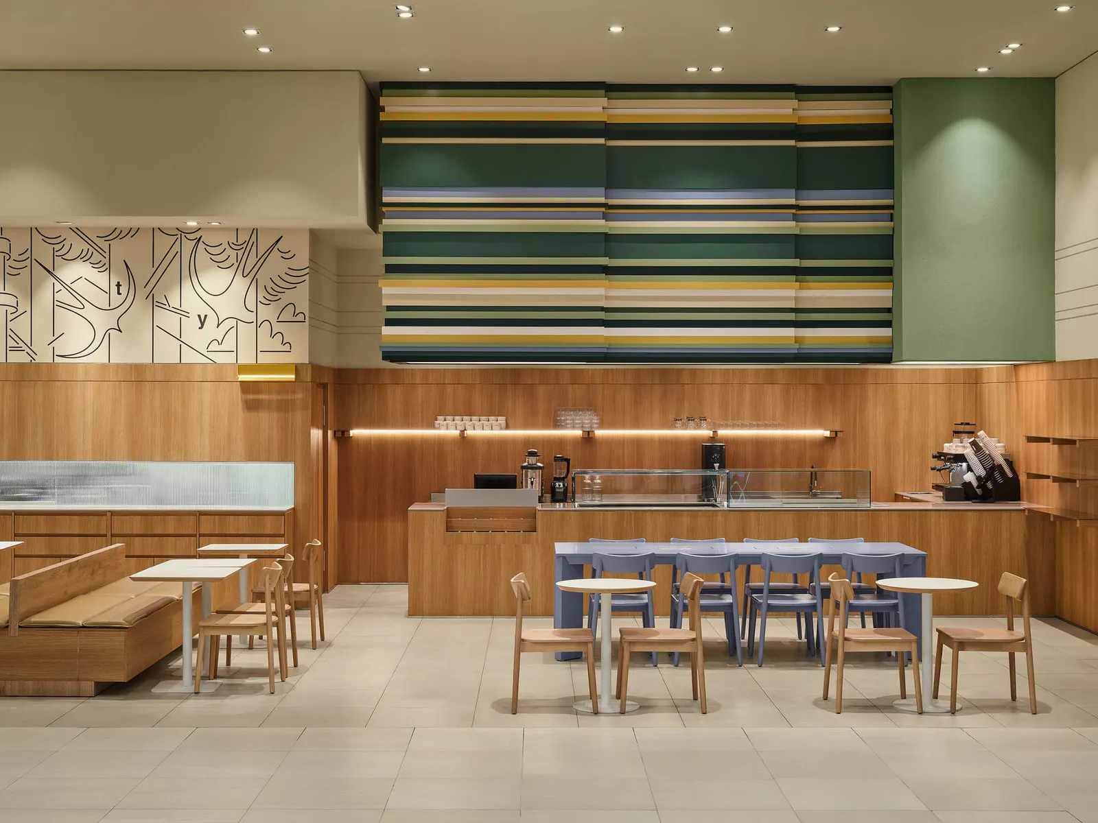 SIP Coffee and Bakery / movs studio: интерьер кафе и пекарни в торговом центре Алматы