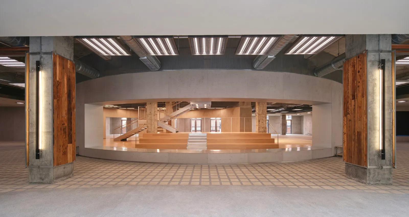 RICHAUS / Vari Architects — общественное переосмысление офисного здания в Чунцине