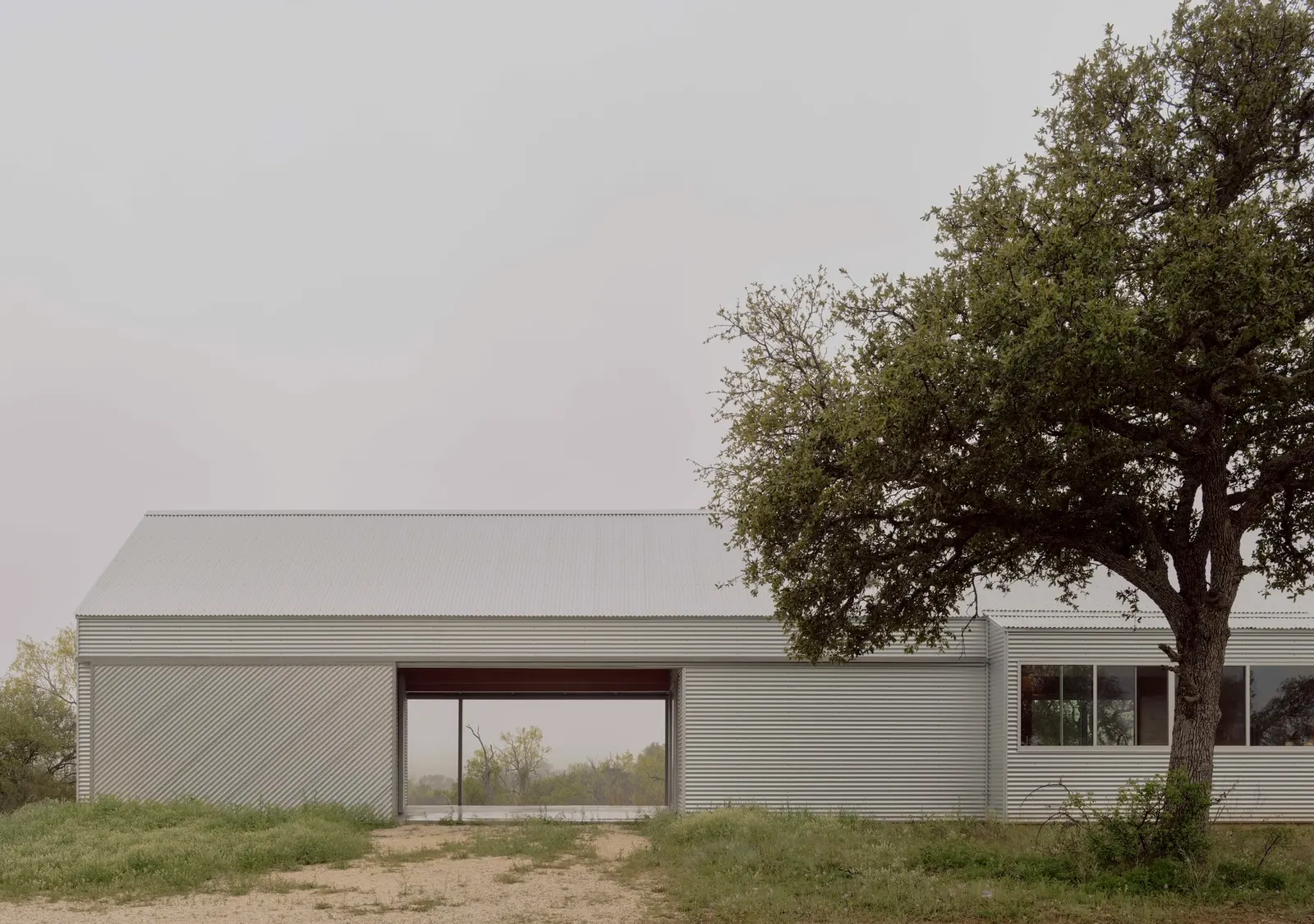 SHED/HOUSE / Side Angle Side
