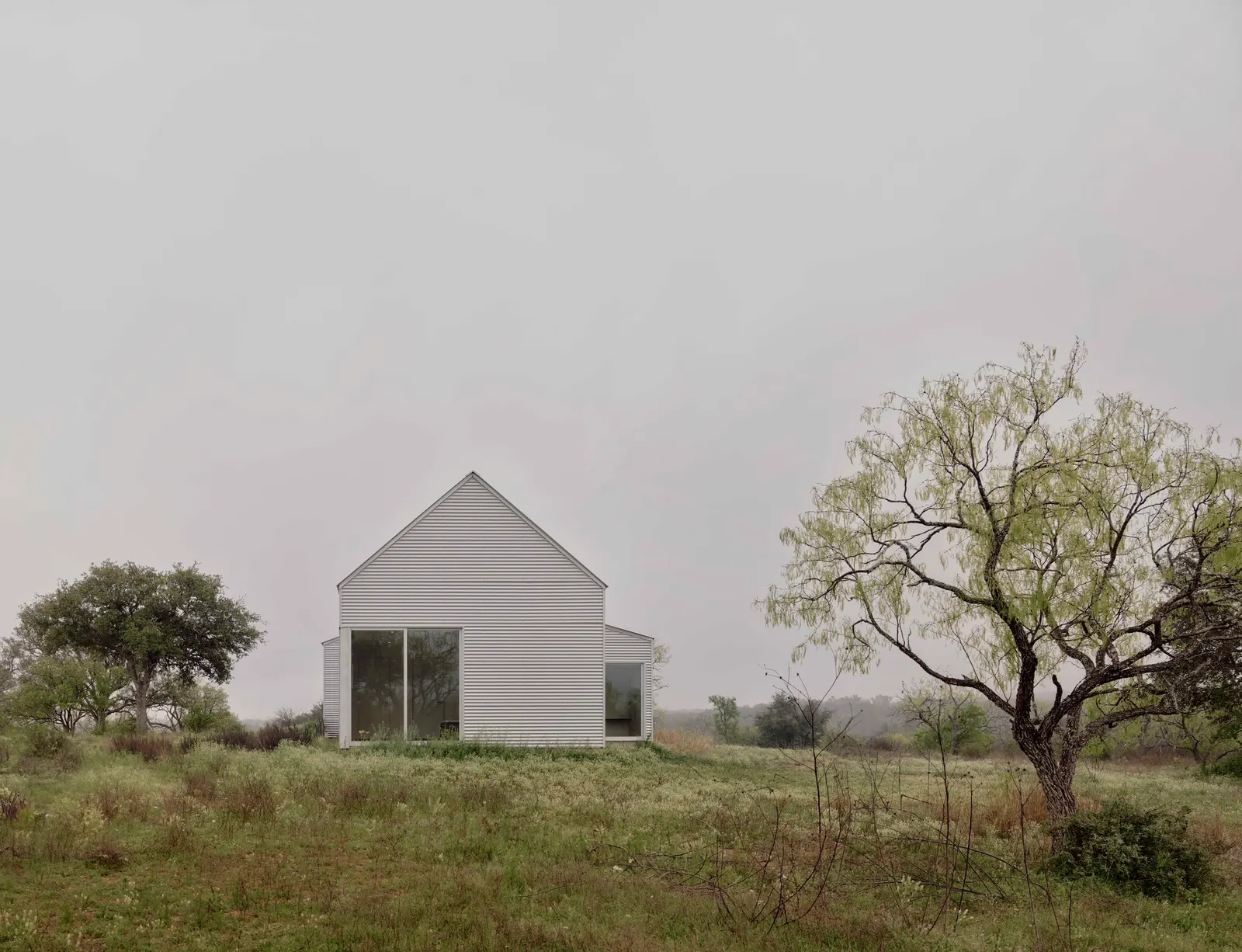 SHED/HOUSE / Side Angle Side