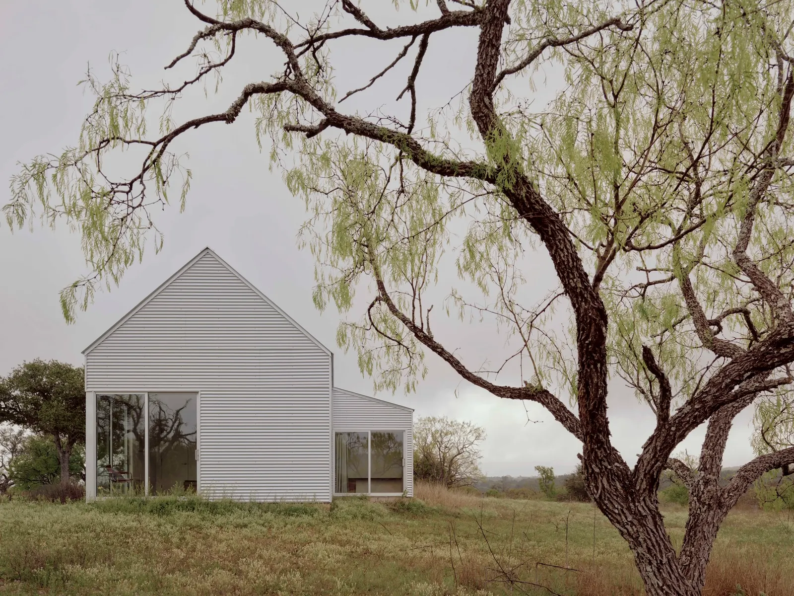 SHED/HOUSE / Side Angle Side