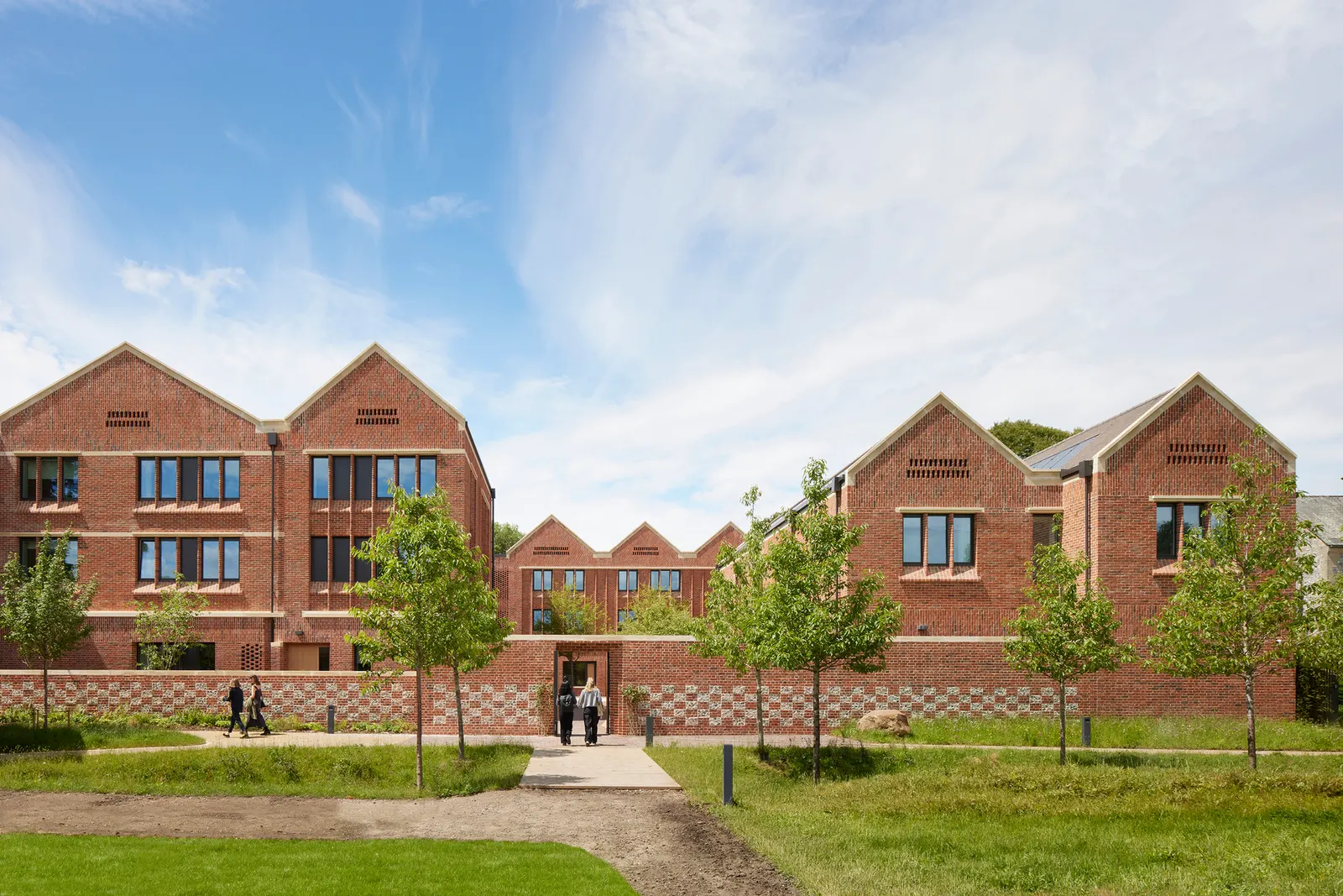 Winchester College Girls Boarding Houses / Stanton Williams