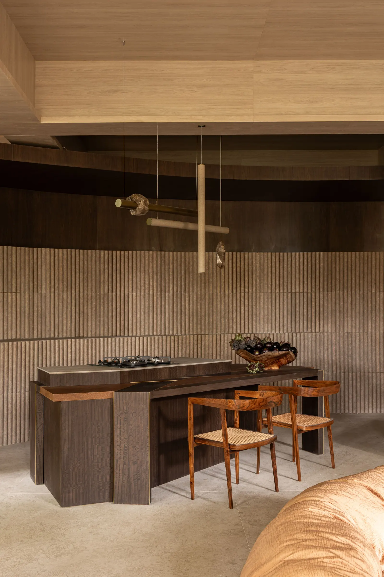 MAGMA House / SUITE в Сан-Паулу: тёплый интерьер с криволинейными формами для CASACOR 2026